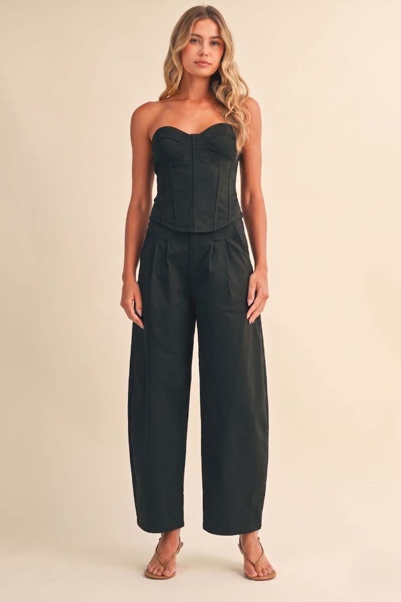 A Sweetheart Neckline Croset Top And Barrel Leg Pants Set