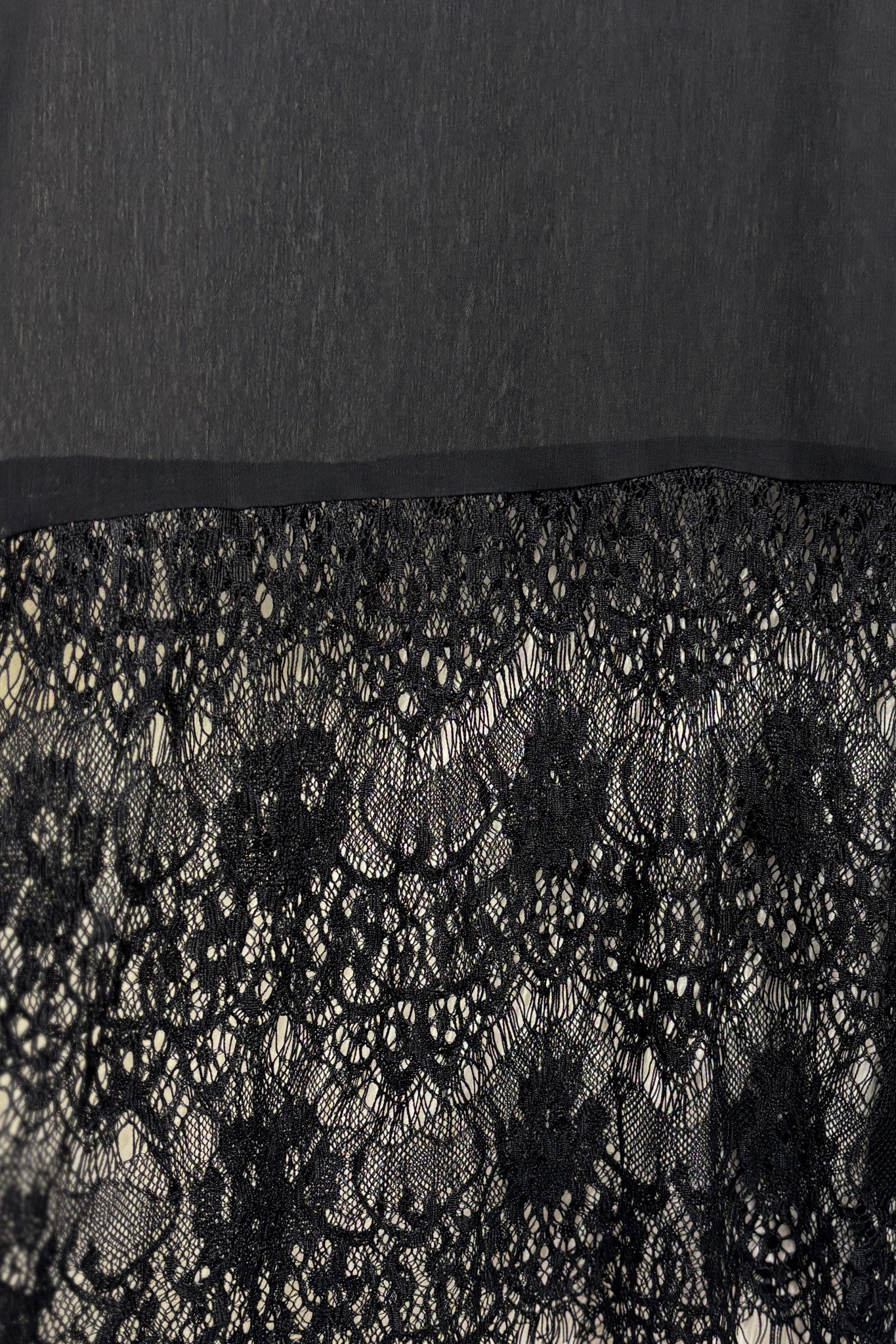 Billowy Siluette Lace And Ruffel Trim Poncho