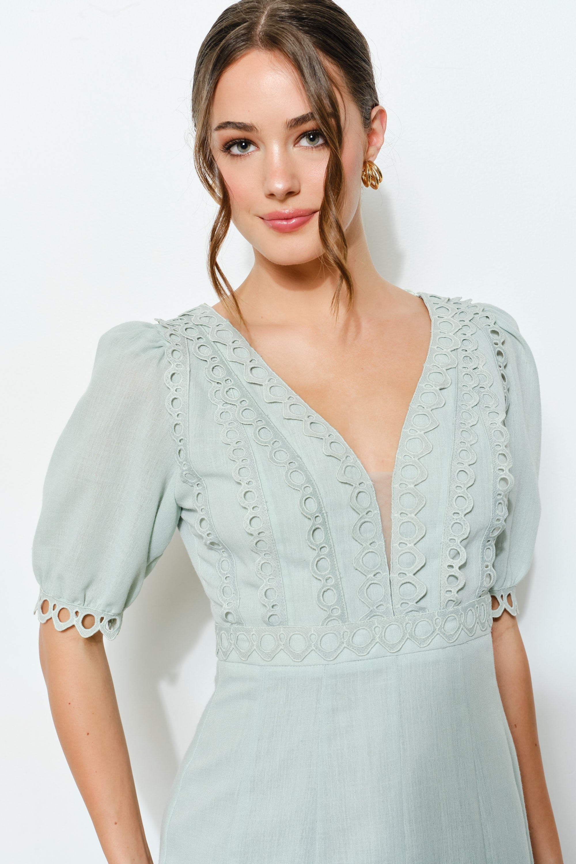 Linen Texture Lace Trim V-neck Pleated Mini Dress