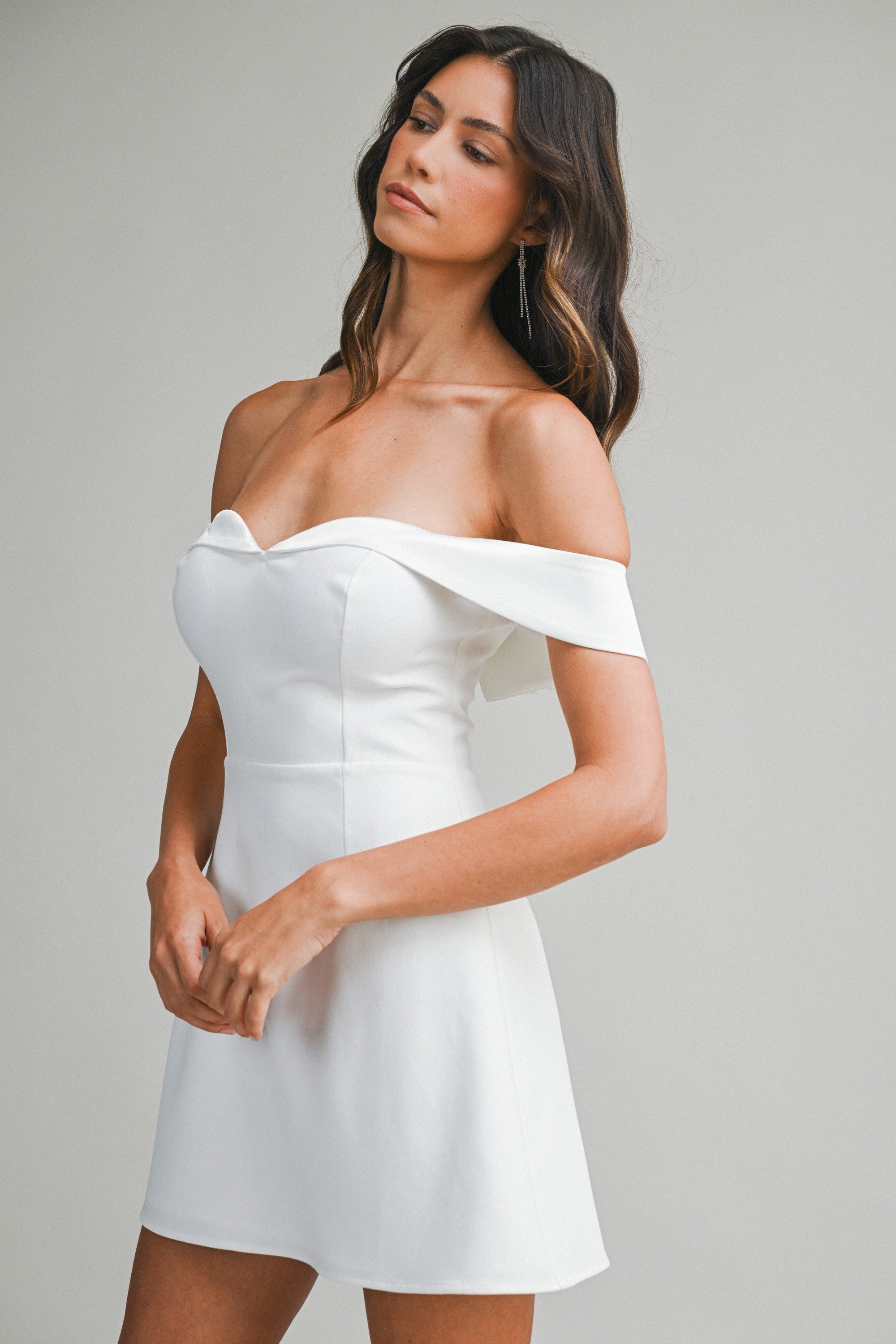 Off Shoulder Sweetheart Neckline Mini Dres