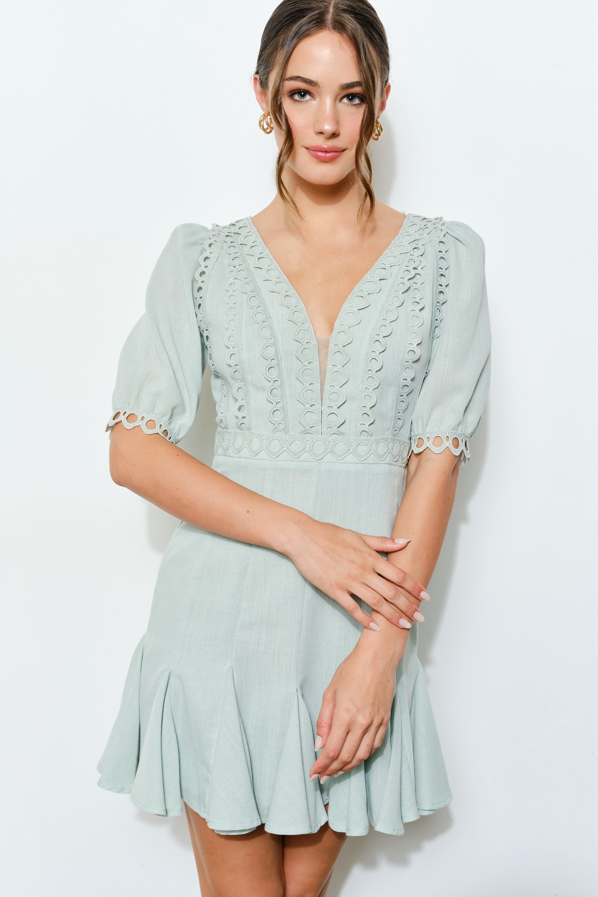 Linen Texture Lace Trim V-neck Pleated Mini Dress